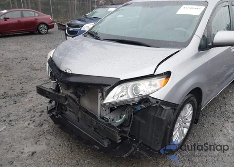 2011 Toyota Sienna Xle V6 z USA, uszkodzony, nr VIN 5TDYK3DC9BS031699